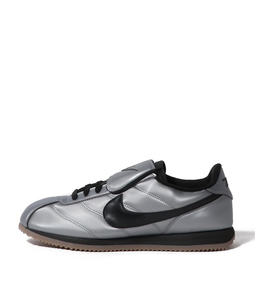 NIKE(ナイキ)の「NIKE / CORTEZ SE(スニーカー・メンズ・グレー・26/27/28/29)」の1枚目の写真