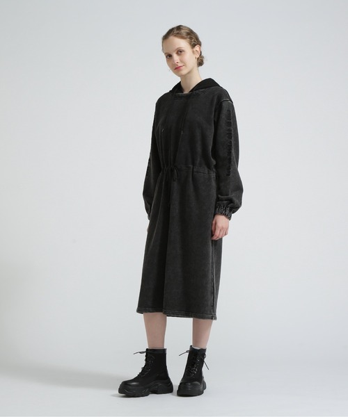 AVIREX（アヴィレックス）の「《直営店限定》FADE WASH ONEPIECE/フェイドウォッシュワンピース（ワンピース・レディース・バーガンディー/ベージュ/ブラック・F）」の7枚目の写真