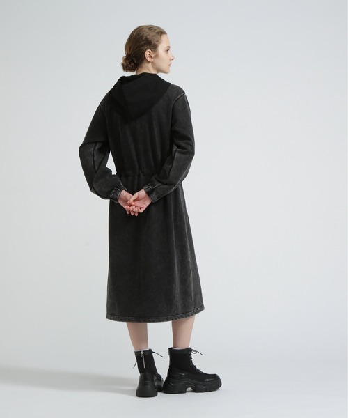 AVIREX（アヴィレックス）の「《直営店限定》FADE WASH ONEPIECE/フェイドウォッシュワンピース（ワンピース・レディース・バーガンディー/ベージュ/ブラック・F）」の8枚目の写真