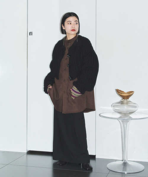 CITYSHOP(シティーショップ)の「GLEN FYNE 別注 CROPPED カーディガン(ニット/セーター・レディース・ブラック/ホワイト・FREE)」の3枚目の写真