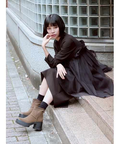 UGG for emmi】MOXY CHELSEA（ブーツ）｜UGG（アグ）のファッション