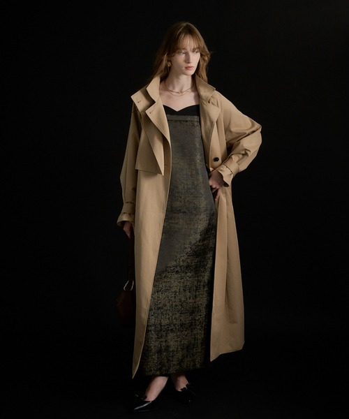 LE'RURE(リルアー)の「Over lap trench coat(トレンチコート・レディース・ベージュ/ダークネイビー・MEDIUM)」の4枚目の写真