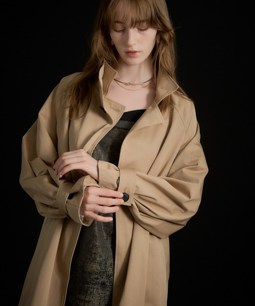 LE'RURE(リルアー)の「Over lap trench coat(トレンチコート・レディース・ベージュ/ダークネイビー・MEDIUM)」の15枚目の写真