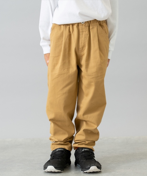 and D. petit main（アンドディープティマイン）の「ストレッチツイルテーパードパンツ（その他パンツ・キッズ・カーキ/ワイン/ブラック/ベージュ・120cm/90cm/100cm/140cm/110cm/130cm）」の2枚目の写真