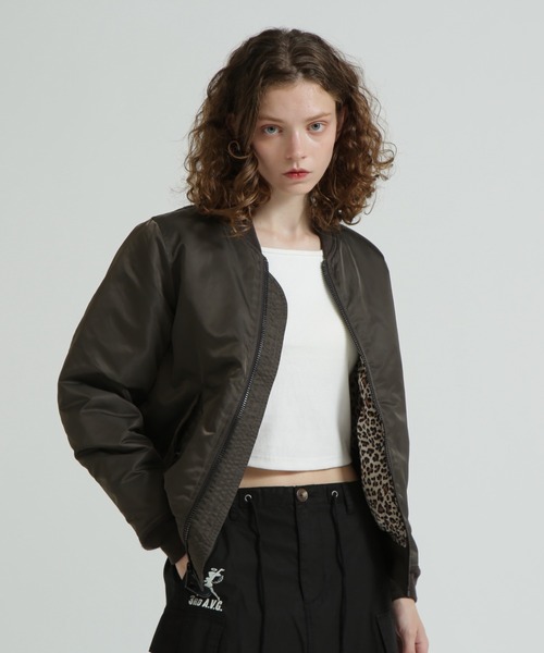 AVIREX(アヴィレックス)の「《取扱店限定アイテム》LEOPARD LOGO MA-1(MA-1・レディース・ブラック/ブラウン・S/M/L)」の3枚目の写真