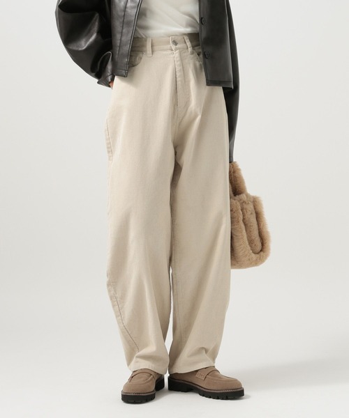 BAYFLOW（ベイフロー）の「[WEB限定]コーデュロイカーブパンツ（その他パンツ・レディース・ダークブラウン/アイボリー・SMALL/MEDIUM）」の4枚目の写真