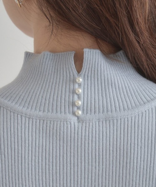 couture brooch（クチュールブローチ）の「【多機能・フェミニン】パール調リブニット（ニット/セーター・レディース・ブラック/レッド系1/サックスブルー/オフホワイト/グレー/ワインレッド・36/38/42）」の16枚目の写真