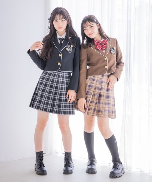 repipi armario(レピピ アルマリオ)の「【卒服2026】ボレロジャケット(ノーカラージャケット・キッズ・グレー/ブラック/ブラウン系・MEDIUM/LARGE)」の5枚目の写真