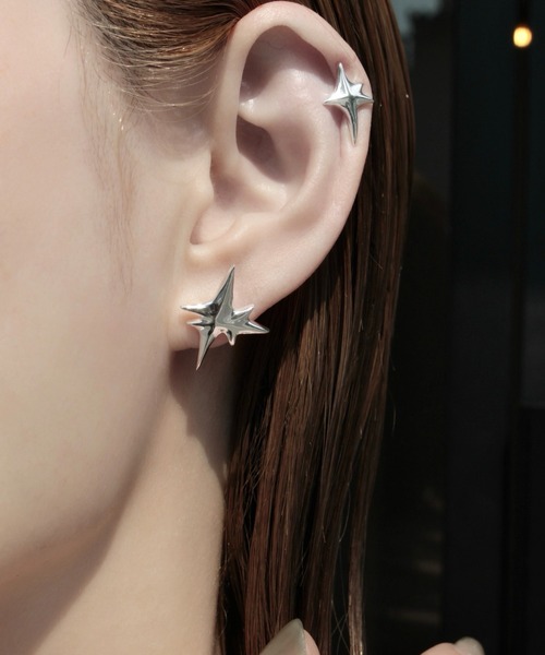 Soierie(ソワリー)の「エトワール ラージ ピアス (1P) / Etoile large pierce (1P)(ピアス(片耳用)・レディース・シルバー・FREE)」の3枚目の写真
