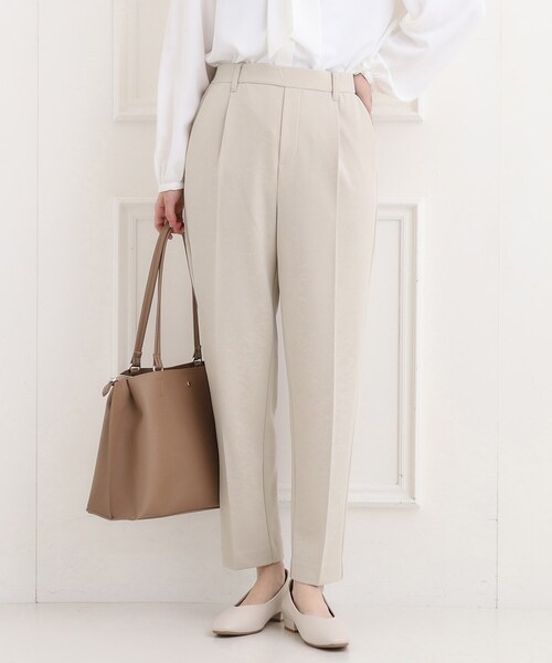 SHOO・LA・RUE(シューラルー)の「【洗濯機可/セットアップ可/S-3L】きちんと楽に。カットジョーゼット テーパードパンツ(その他パンツ・レディース・ネイビー/ナチュラル/ブラック・01/02/03/04/05)」の1枚目の写真