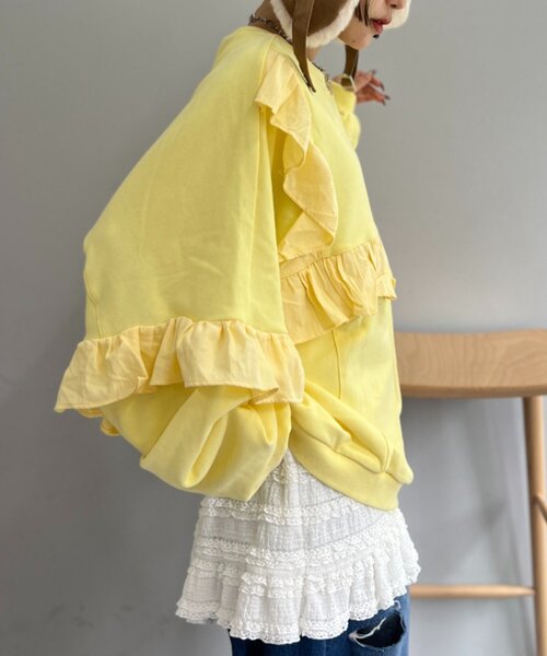 w closet(ダブルクローゼット)の「【リバイバル/5色展開】フリルBIGスウェット《WEB限定》(スウェット・レディース・グレー/イエロー/ブラック/アイボリー/ブルー・FREE)」の8枚目の写真
