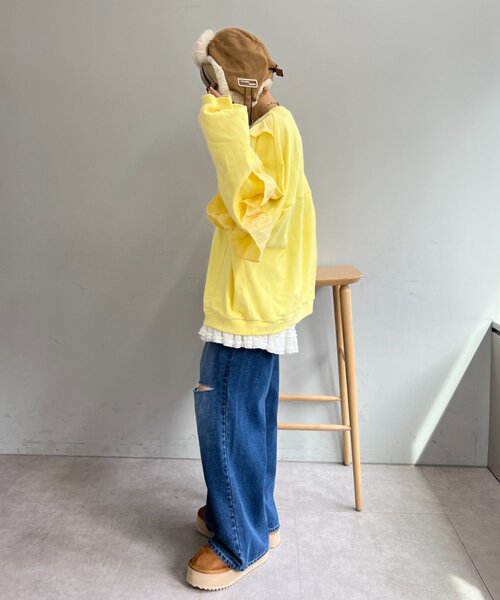 w closet(ダブルクローゼット)の「【リバイバル/5色展開】フリルBIGスウェット《WEB限定》(スウェット・レディース・グレー/イエロー/ブラック/アイボリー/ブルー・FREE)」の10枚目の写真