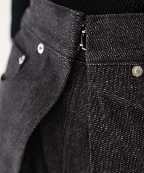 STUDIOUS（ステュディオス）の「【JOHN LAWRENCE SULLIVAN/ジョンローレンスサリバン】RIGID DENIM WIDE PANTS (SHORT LENGTH)リジッドワイドデニムパンツ（デニムパンツ・レディース・ブラック/ブラック系その他・XS/S/M）」の19枚目の写真