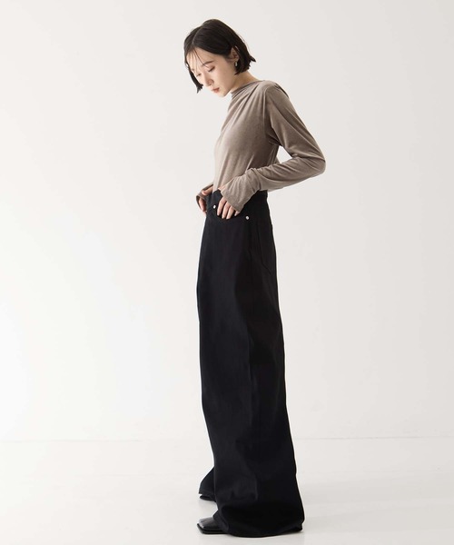 STUDIOUS（ステュディオス）の「【JOHN LAWRENCE SULLIVAN/ジョンローレンスサリバン】RIGID DENIM WIDE PANTS (SHORT LENGTH)リジッドワイドデニムパンツ（デニムパンツ・レディース・ブラック/ブラック系その他・XS/S/M）」の5枚目の写真