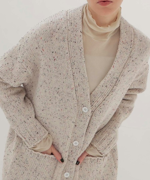 DRESSLAVE(ドレスレイブ)の「color grain Vneck cardigan(カラーグレインVネックカーディガン)(カーディガン/ボレロ・レディース・ホワイト/グレー・38)」の5枚目の写真