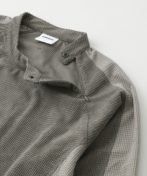 NOMANUAL（NOMANUAL）の「NOMANUAL/ノーマニュアル HEAVY WAFFLE LONG SLEEVE TEE（Tシャツ/カットソー・メンズ・グレー/チャコールグレー・LARGE/MEDIUM）」の4枚目の写真