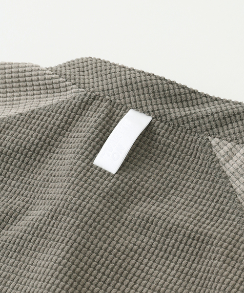 NOMANUAL（NOMANUAL）の「NOMANUAL/ノーマニュアル HEAVY WAFFLE LONG SLEEVE TEE（Tシャツ/カットソー・メンズ・グレー/チャコールグレー・LARGE/MEDIUM）」の6枚目の写真