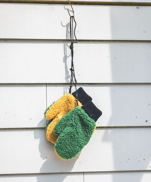 niko and...(ニコアンド)の「オリジナルフェイクファーボアストラップ付きミトン(手袋・レディース・グリーン/ピンク/その他1/モカ/サックスブルー/アイボリー・0)」の3枚目の写真