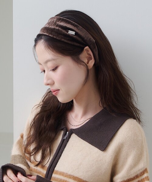 Kastane（カスタネ）の「【fiw.】ベロアヘアバンド（ヘアバンド・レディース・ブラウン/ブラック・FREE）」の11枚目の写真