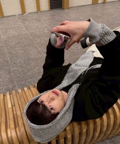 AAKAM（アーカム）の「Bokashi Knit Zip-Up Hoodie (Gray)（パーカー・レディース・その他・1/2）」の6枚目の写真