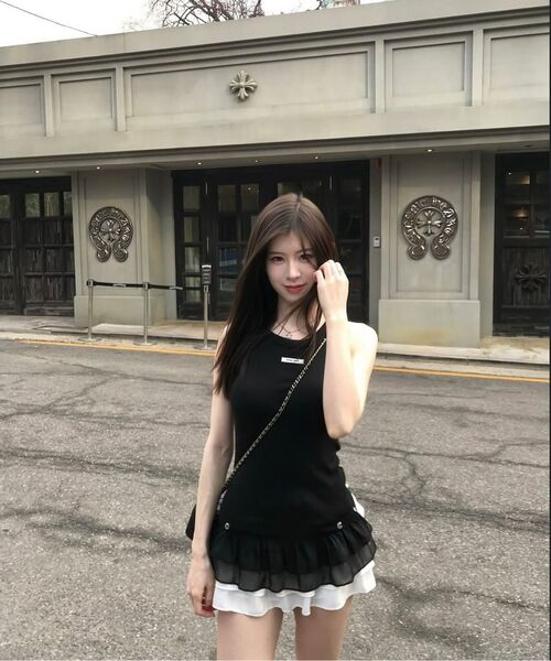 CRANK(クランク)の「フリルスナップスリーブレス_ブラック(Tシャツ/カットソー・レディース・その他・FREE)」の3枚目の写真