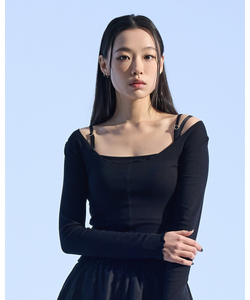 MOAA(モア)の「Layered Squar Neck Top (BLACK)) inner set(Tシャツ/カットソー・レディース・その他・SMALL/MEDIUM)」の1枚目の写真