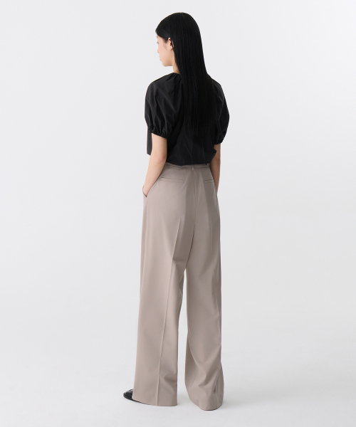 MUSINSA STANDARD WOMAN（ムシンサスタンダードウーマン）の「[クールタンダード] ウィメンズ ローウエスト ディープタック ワイド ヒドゥンバンディング スラックス [ライトベージュ]（スラックス・レディース・その他・34/32/30/31/26/27/28/29）」の2枚目の写真