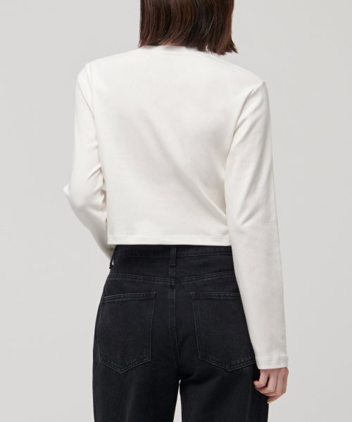 MUSINSA STANDARD WOMAN（ムシンサスタンダードウーマン）の「ウィメンズクルーネッククロップ長袖Tシャツ[クリーム]（Tシャツ/カットソー・レディース・その他・SMALL/MEDIUM/LARGE/X-SMALL）」の3枚目の写真