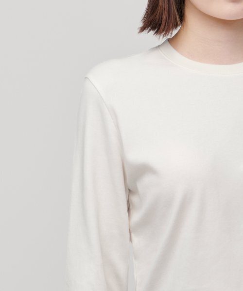 MUSINSA STANDARD WOMAN（ムシンサスタンダードウーマン）の「ウィメンズクルーネッククロップ長袖Tシャツ[クリーム]（Tシャツ/カットソー・レディース・その他・SMALL/MEDIUM/LARGE/X-SMALL）」の6枚目の写真