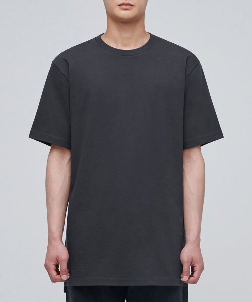 MUSINSA STANDARD（ムシンサスタンダード）の「レイヤードクルーネックTシャツ_ロング丈 [ダークグレー]（Tシャツ/カットソー・メンズ・その他・MEDIUM/LARGE/X-SMALL/SMALL）」の2枚目の写真