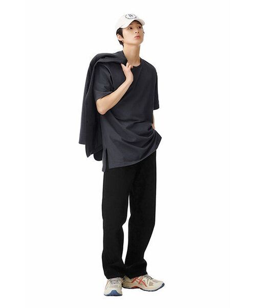 MUSINSA STANDARD（ムシンサスタンダード）の「レイヤードクルーネックTシャツ_ロング丈 [ダークグレー]（Tシャツ/カットソー・メンズ・その他・MEDIUM/LARGE/X-SMALL/SMALL）」の9枚目の写真