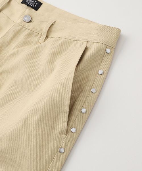 AFB(エーエフビー)の「AFB / エーエフビー SUPER BAGGY STUDDED PANTS(その他パンツ・メンズ・カーキ・MEDIUM/LARGE)」の4枚目の写真