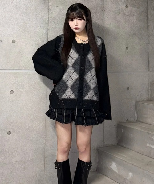 Lae（レイ）の「アーガイルニットカーディガン（ニット/セーター・レディース・ブラック・LARGE/MEDIUM）」の4枚目の写真