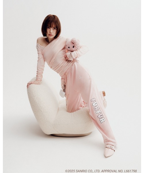 FURFUR(ファーファー)の「【WEB・一部店舗限定カラー】HELLO KITTYぬいぐるみショルダー(ショルダーバッグ・レディース・チャコールグレー/ブラック/サックスブルー/ホワイト/ピンク・F)」の8枚目の写真