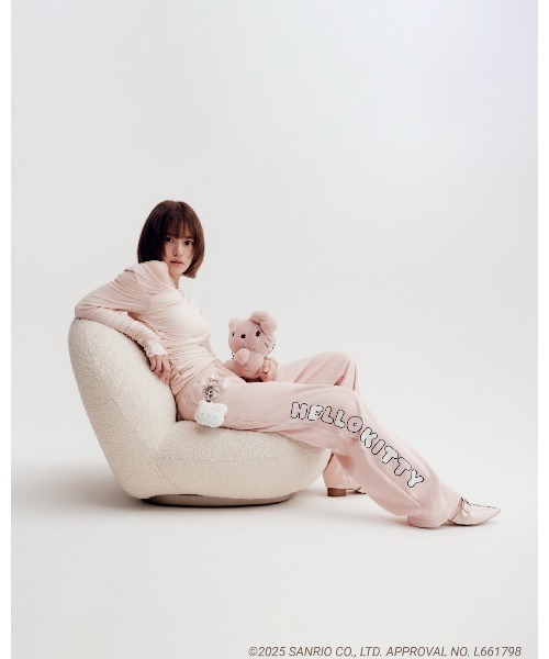 FURFUR(ファーファー)の「【WEB・一部店舗限定カラー】HELLO KITTYぬいぐるみショルダー(ショルダーバッグ・レディース・チャコールグレー/ブラック/サックスブルー/ホワイト/ピンク・F)」の9枚目の写真