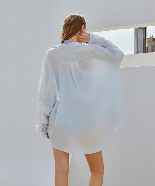 VIKINI VENDER(ビキニベンダー)の「シンプルルーズフィットロングスリーブシャツカバーアップ - ブルー(シャツ/ブラウス・レディース・その他・ONE SIZE)」の5枚目の写真
