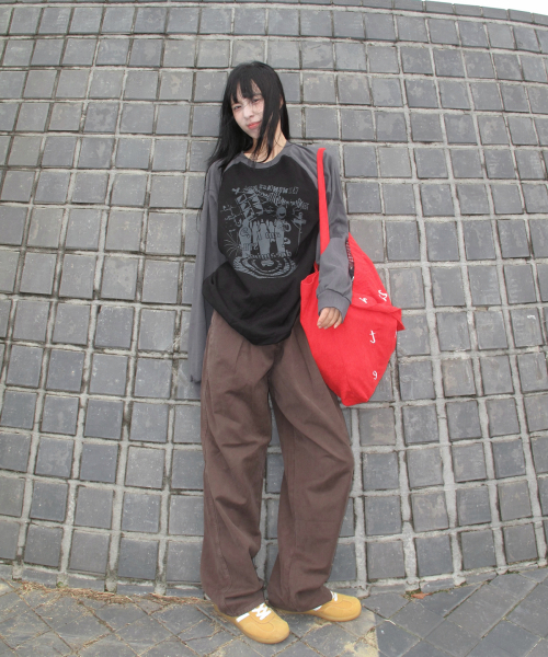 ACOVER（オコボ）の「ドリーミングレグランオーバーサイズロングスリーブ5カラー（Tシャツ/カットソー・レディース・ライトグレー/ブラック/グレー/オートミール/チャコール・FREE）」の10枚目の写真