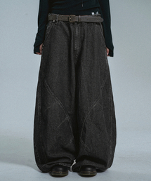 MOO（エムオーオー）の「カーブドラインダートバルーンデニムパンツ - ブラック（デニムパンツ）」