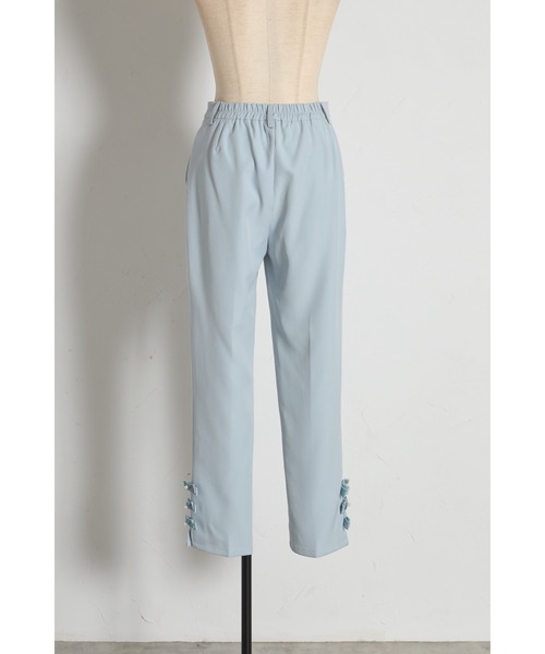 tocco closet（トッコ　クローゼット）の「裾パール＆ベロアリボン付きテーパードパンツ（デニムパンツ・レディース・ブラック/ブルー・M）」の17枚目の写真