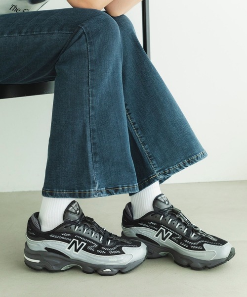 NEW BALANCE（ニューバランス）の「1000（スニーカー・メンズ・シルバー系その他/ブラック・24.5cm/24.0cm/28.0cm/27.5cm/27.0cm/26.5cm/26.0cm/25.5cm/25.0cm/23.5cm/23.0cm/22.5cm/22.0cm/30.0cm/29.0cm/28.5cm）」の2枚目の写真