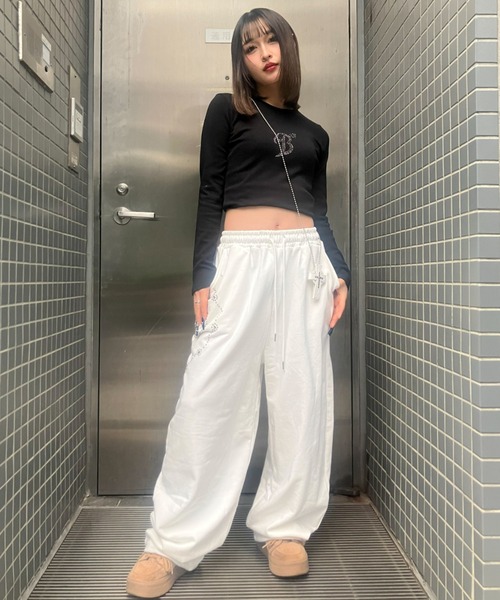 .KOM(ドットコム)の「A'GEM/9 × .kom 『.KOM/ドットケーオーエム』Sparkle Line Sweat Pants/ストーンチェーンスウェットパンツ(スウェットパンツ・レディース・アイボリー/ブラック・FREE)」の18枚目の写真