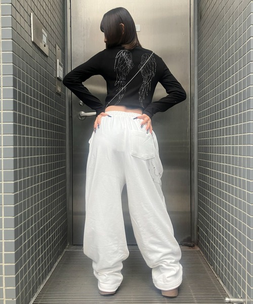 .KOM(ドットコム)の「A'GEM/9 × .kom 『.KOM/ドットケーオーエム』Sparkle Line Sweat Pants/ストーンチェーンスウェットパンツ(スウェットパンツ・レディース・アイボリー/ブラック・FREE)」の21枚目の写真