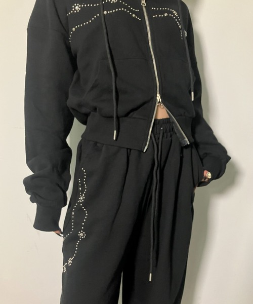 .KOM(ドットコム)の「A'GEM/9 × .kom 『.KOM/ドットケーオーエム』Sparkle Line Sweat Pants/ストーンチェーンスウェットパンツ(スウェットパンツ・レディース・アイボリー/ブラック・FREE)」の9枚目の写真