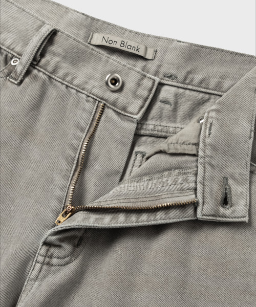 NONBLANK(ノンブランク)の「ダイングデニムパンツ_グレイッシュカーキ(デニムパンツ・メンズ・カーキ・MEDIUM/LARGE/X-LARGE)」の22枚目の写真