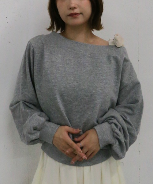 archives（アルシーヴ）の「ベロアリボンタックオフショルスウェット（スウェット・レディース・グレー/チャコールグレー/アイボリー・MEDIUM）」の3枚目の写真
