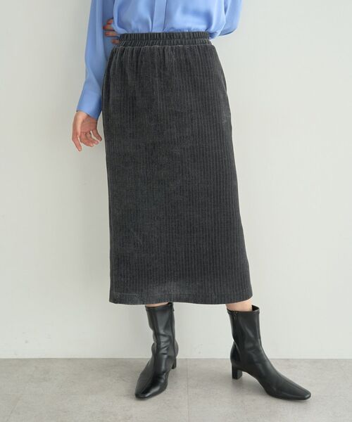 YECCA VECCA（イェッカヴェッカ）の「コーデュロイナロースカート（スカート・レディース・チャコールグレー/アイボリー/ブラウン・FREE）」の5枚目の写真