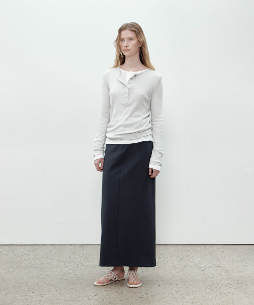 THEMARGOT(ザマルゴット)の「CLASSIC LONG SKIRT (CHARCOAL)(スカート・レディース・その他・SMALL/MEDIUM)」の2枚目の写真