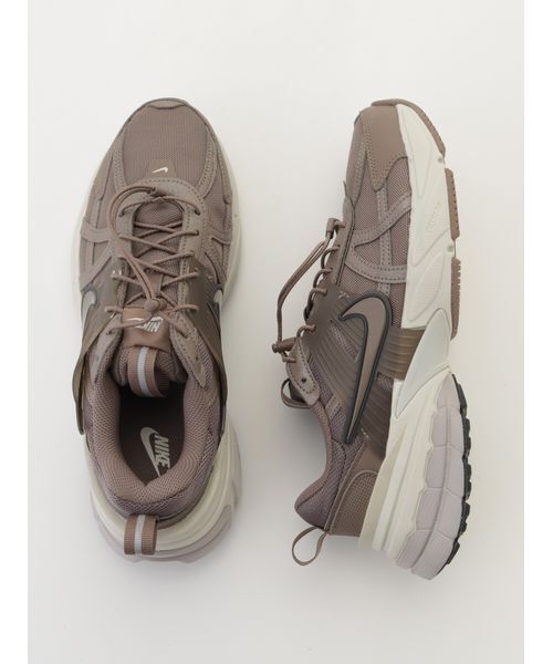 NIKE(ナイキ)の「【NIKE】V2K RUN(スニーカー・レディース・ブラウン・24.5/23.5/25.5/25/24/23)」の4枚目の写真