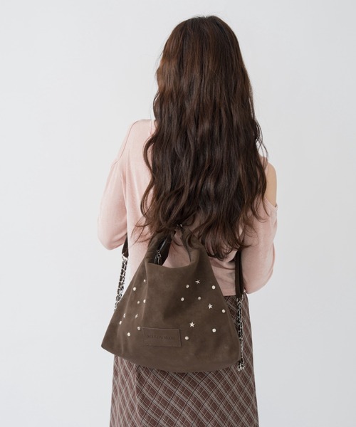 mellowneon（メロウネオン）の「3wayスウェードライクスタッズバッグ/リュック/ナップサック/ショルダーバッグ（ショルダーバッグ・レディース・ベージュ/ブラウン・FREE）」の9枚目の写真