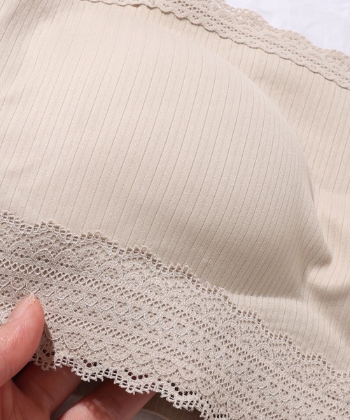 Lace Ladies(レースレディース)の「ソリッドカラー スカラップ スリム ノンワイヤー ブラジャー(チューブトップ・レディース・ブラック/ホワイト/ベージュ・FREE)」の11枚目の写真